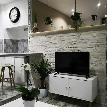 Studio Zen Et Cosy, Neuf En Pleine Ville Saint-Claude Exterior photo